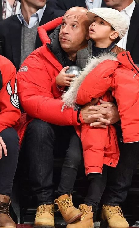 冬天马丁靴怎么搭配好看 今年冬天有这一双鞋就够了