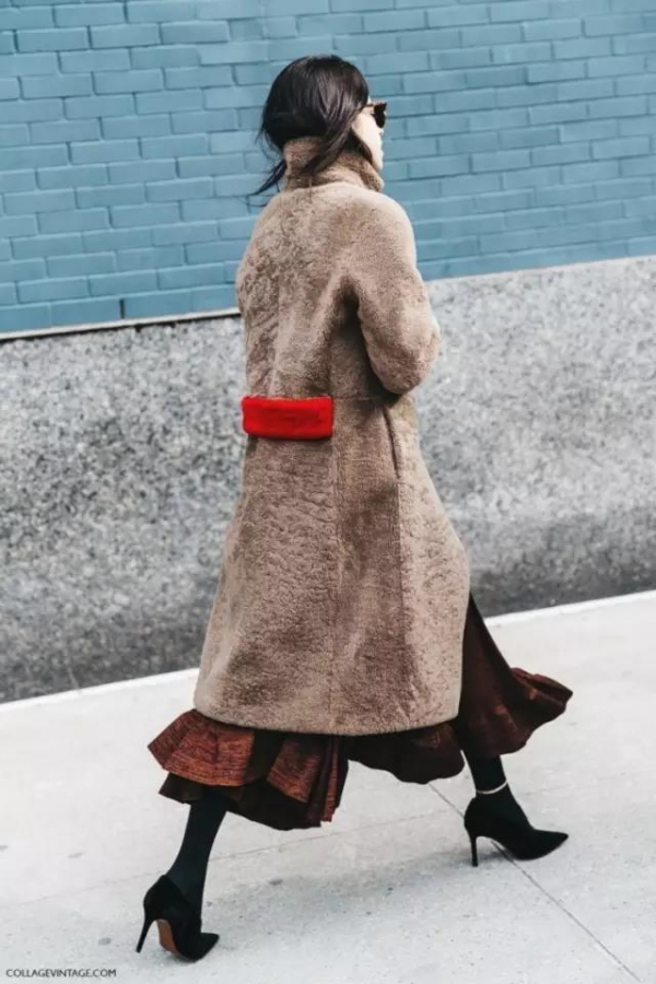秋冬女生袜子怎么搭配衣服好看 今年秋冬袜子怎么搭配好看
