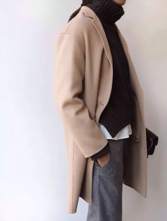 女生大衣和毛衣怎么搭配好看 女生大衣里面穿什么衣服好看