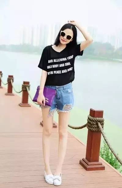 女生衣服怎么搭配鞋子图片