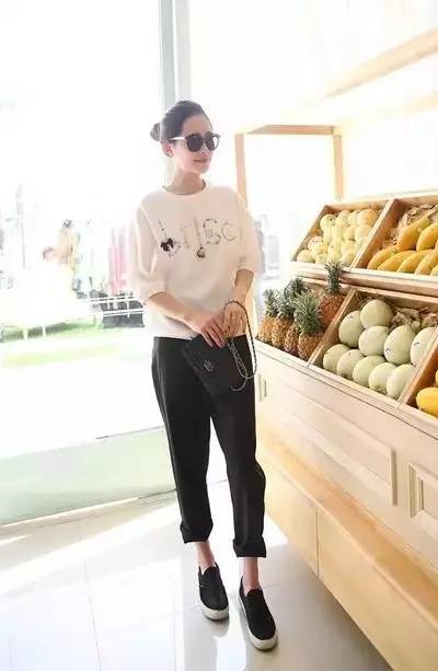 女生衣服怎么搭配鞋子图片