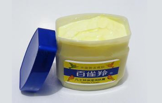 百雀羚的凡士林的功效和作用 百雀羚凡士林保湿润肤霜