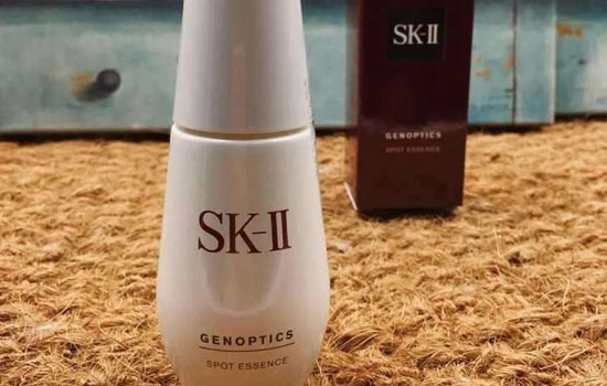 sk2小灯泡和小银瓶区别 小灯泡和小银瓶哪个好