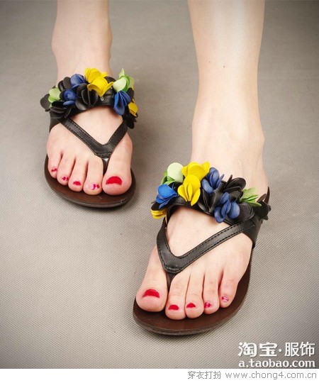 轻松随意平底拖鞋