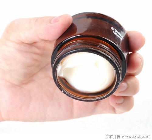 瘦小脸 过大年