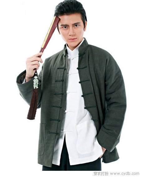 过年回家 新衣服送爸妈