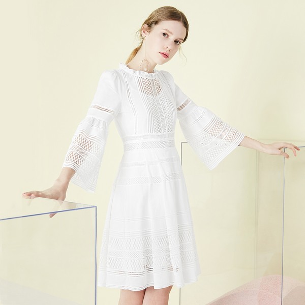 最懂季节的小白裙，颜值与气质齐飞