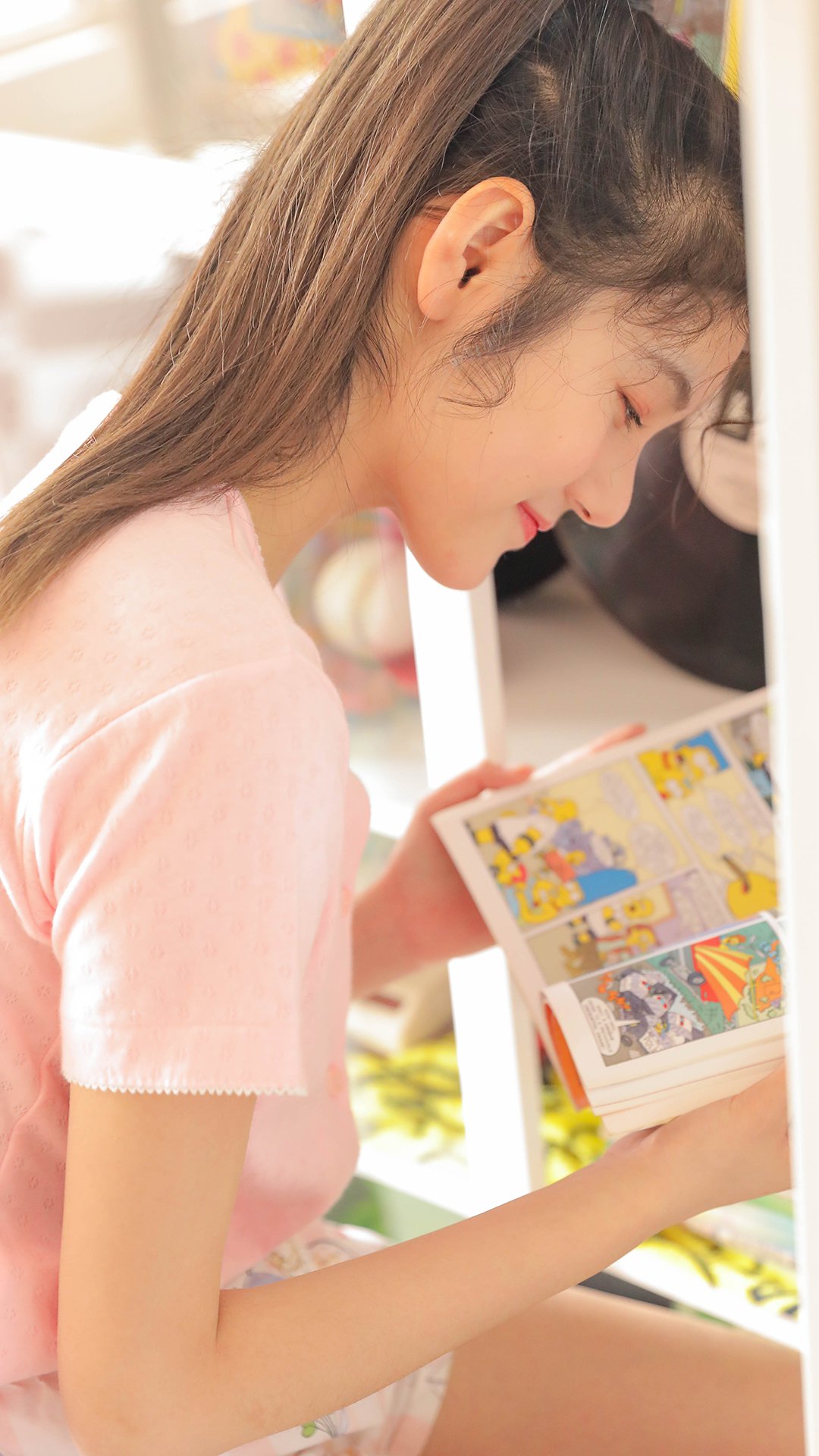 粉嫩甜美少女写真手机壁纸