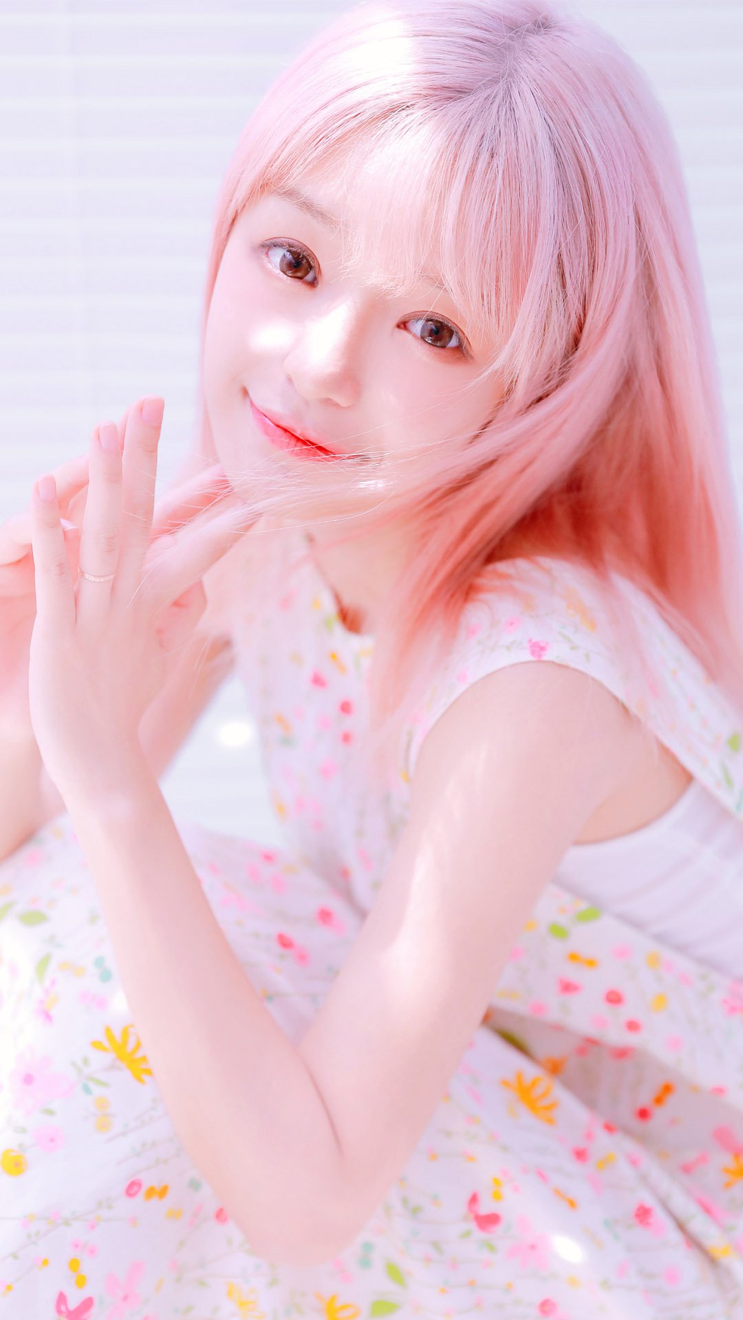 白嫩性感美女手机壁纸图片