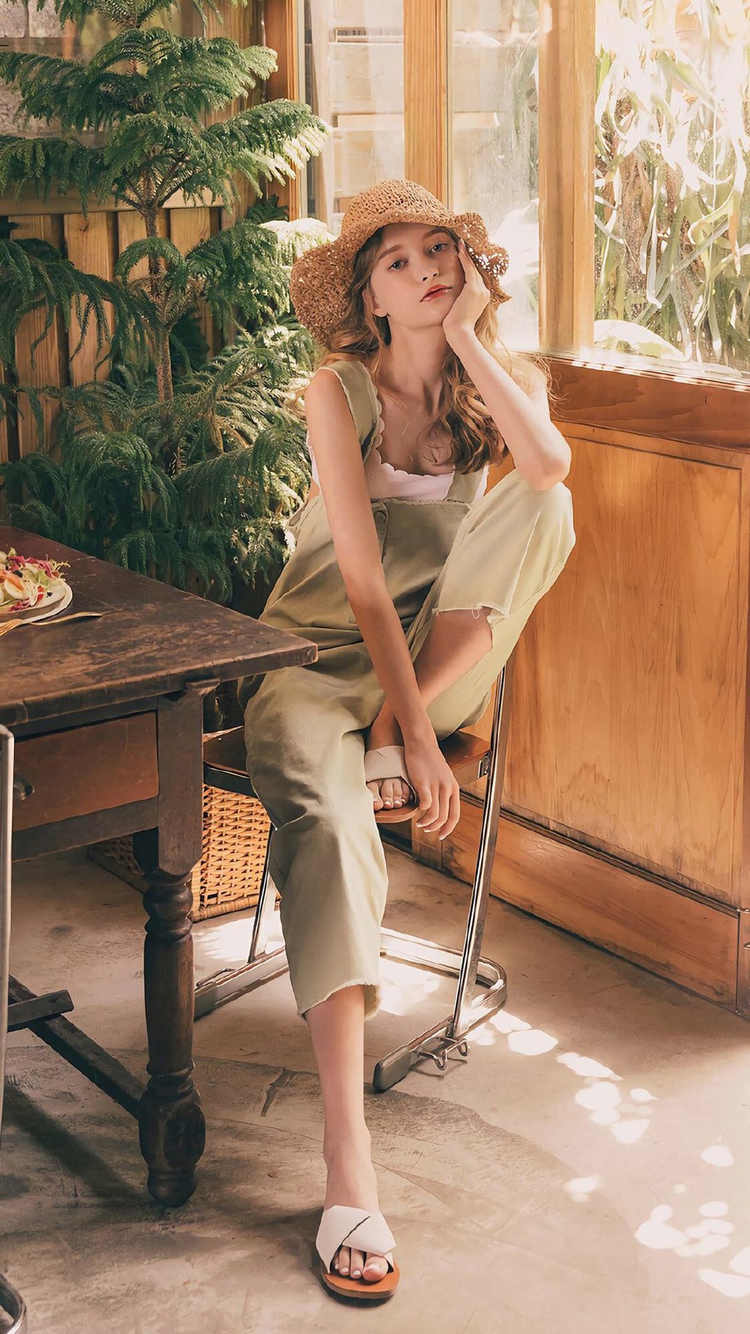 欧美美女清新迷人写真手机壁纸