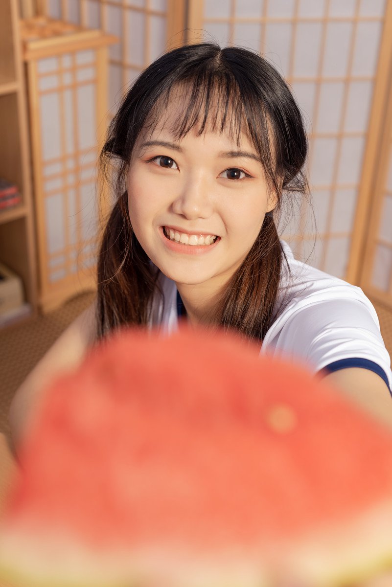 紧身衣美女丰满诱人写真图片