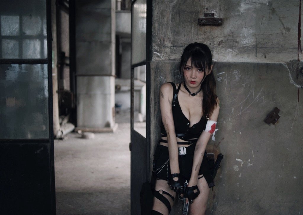 性感冷酷美女诱人写真图片