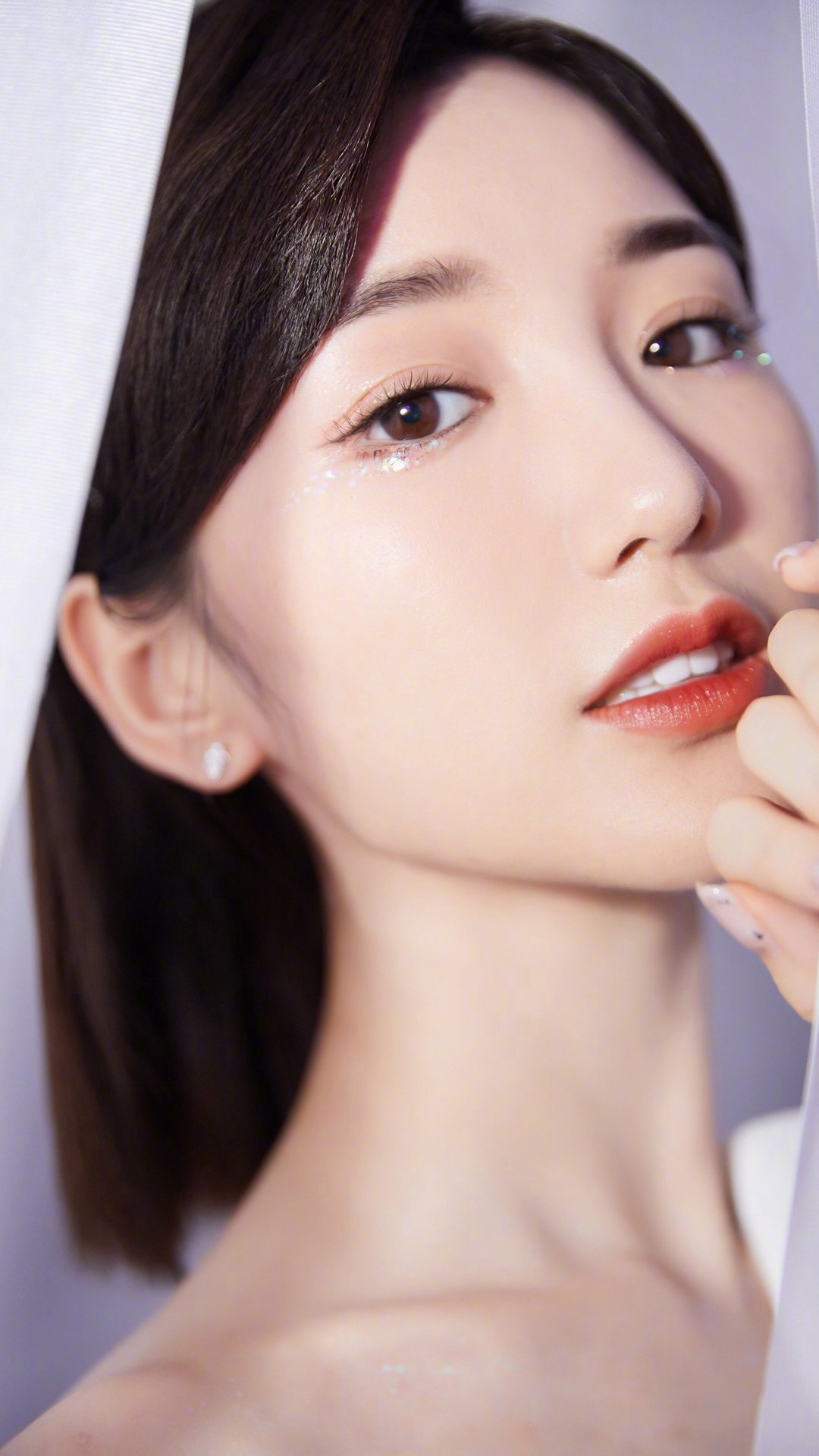 毛晓彤仙气甜美手机壁纸