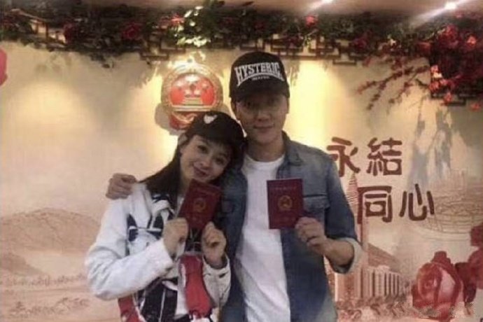 赵丽颖冯绍峰甜蜜生日合影照图片