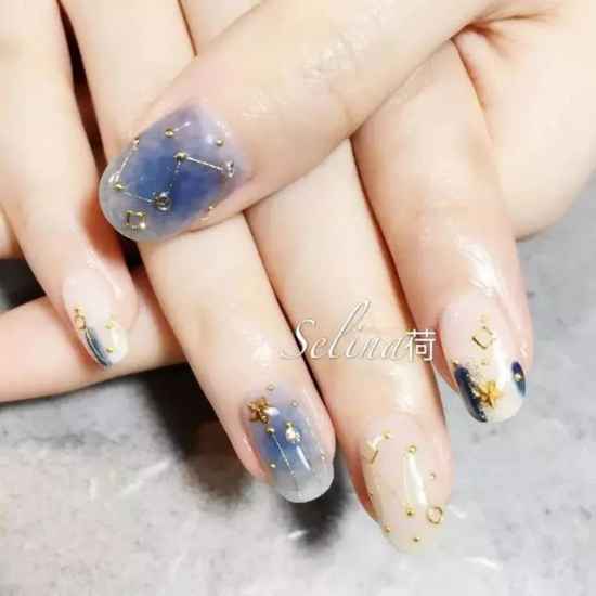 气质显白的美甲图片