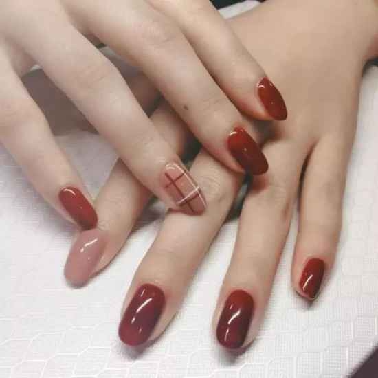 气质显白的美甲图片