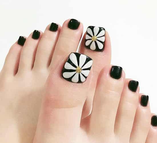 黑白脚指甲图片大全 脚美甲黑色
