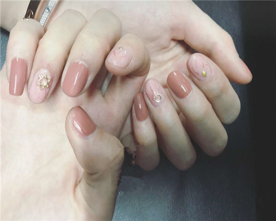 裸粉色美甲图片 美甲裸粉色款式图片