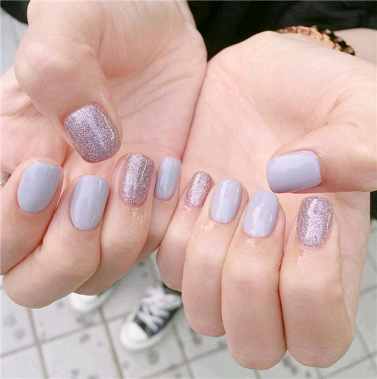 秋季纯色美甲 适合秋天的纯色美甲图片