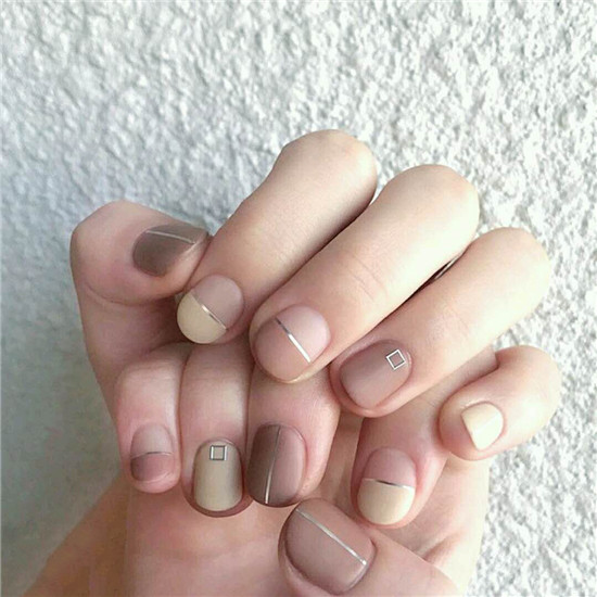 秋冬适合的美甲颜色 秋冬适合什么颜色的美甲