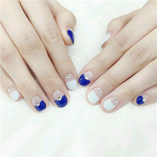 宝蓝色美甲图片 宝蓝色美甲款式