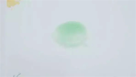 绿色活泼美甲教程 绿色活泼美甲的做法