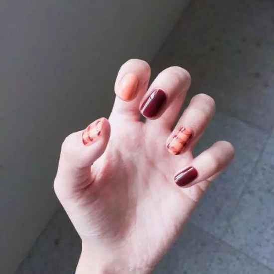 秋冬美甲款式 秋冬美甲颜色