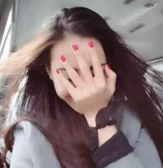 最适合冬天的指甲颜色 为你的冬“添”把火