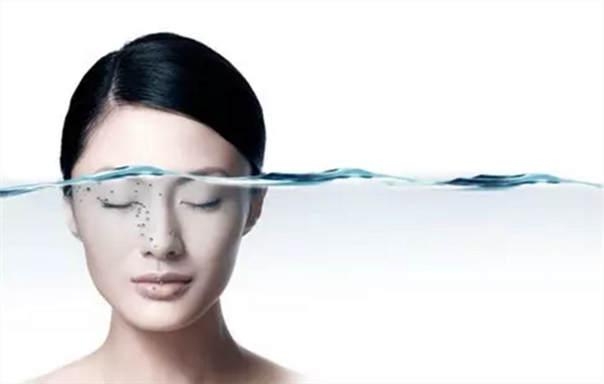 微针做完脸几天可以碰水 微针后多久可以洗脸