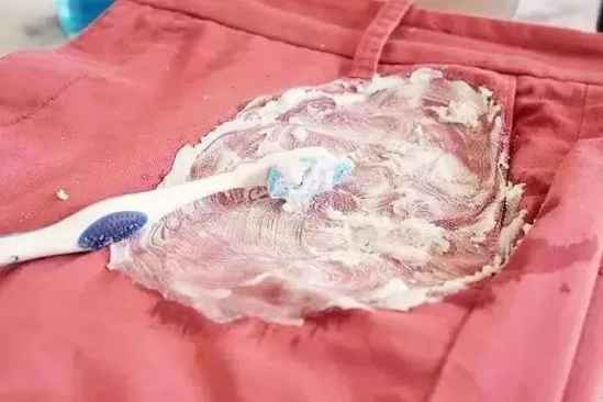 衣服染颜色了怎样去除