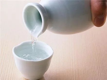 清洗沙发小妙招 沙发脏了这样做比洗还干净