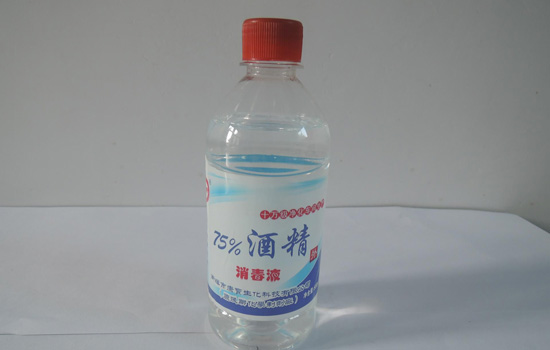 床单弄上指甲油怎么洗 指甲油弄到床单上怎么办