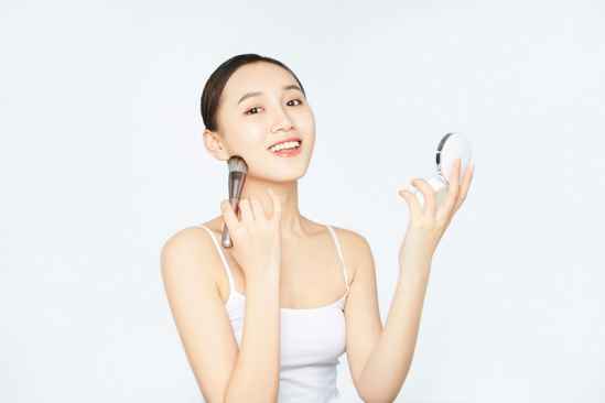 先摸防晒还是先摸气垫