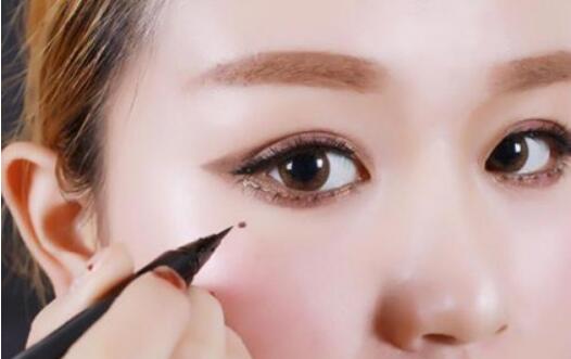 韩国眼角痣妆怎么化 眼角的痣怎么画好看