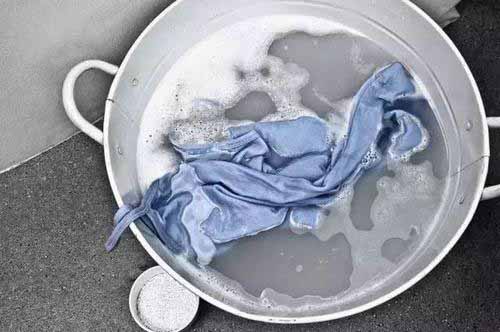 掉色的衣服怎么样使它不掉色吗 衣服掉色如何处理