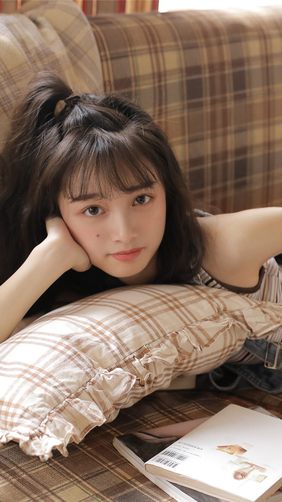 俏皮可爱女生高清手机壁纸图片