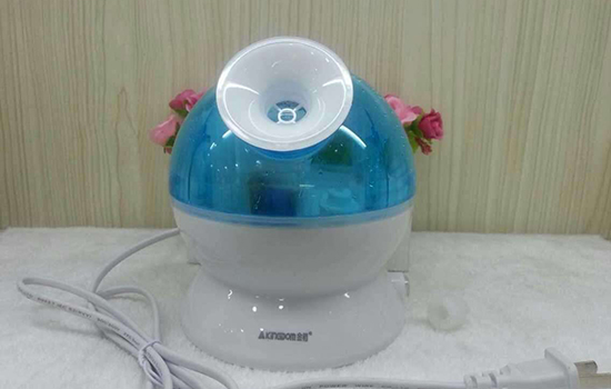 蒸脸器可以用矿泉水吗 蒸脸器加矿泉水可以吗