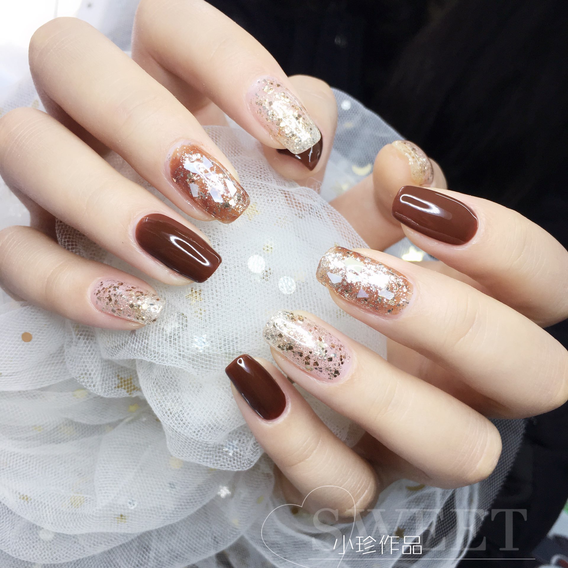 银色方圆形贝壳片晕染简约焦糖色美甲图片美甲款式