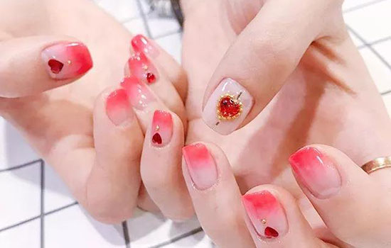 适合夏天的美甲